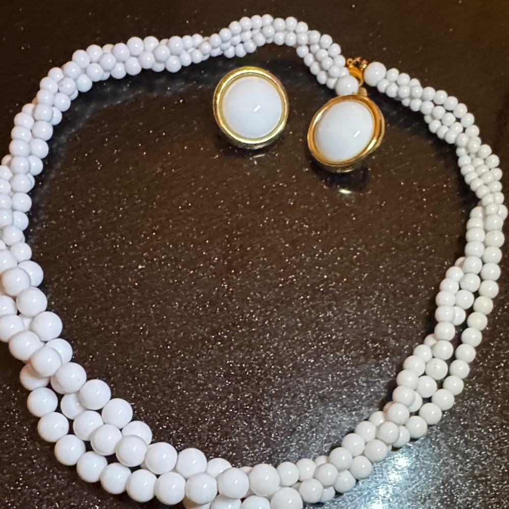 Vintage by NAPIER White Beaded Necklace and No Brand Earrings set.